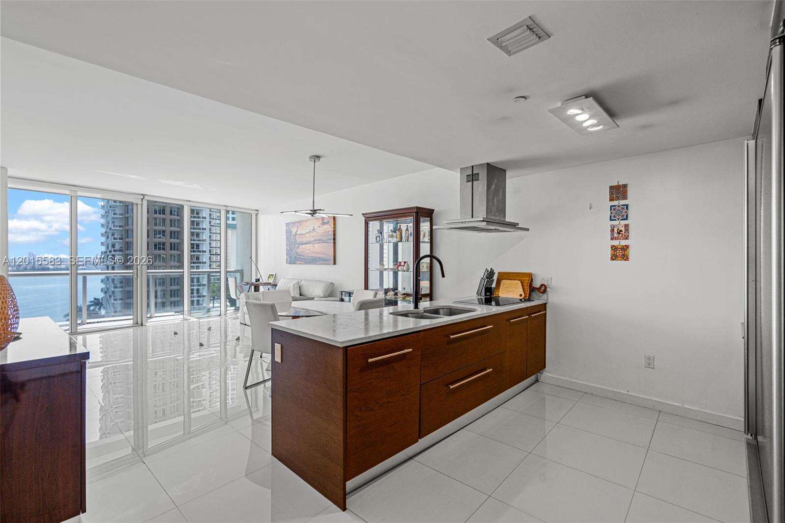 Icon Brickell 1 at 465 Brickell Ave, Miami, FL 33131 - For Sale photo 3