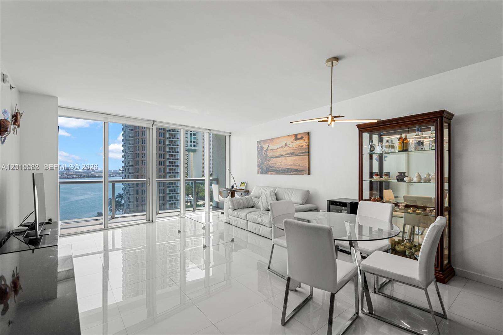 Icon Brickell 1 at 465 Brickell Ave, Miami, FL 33131 - For Sale photo 4