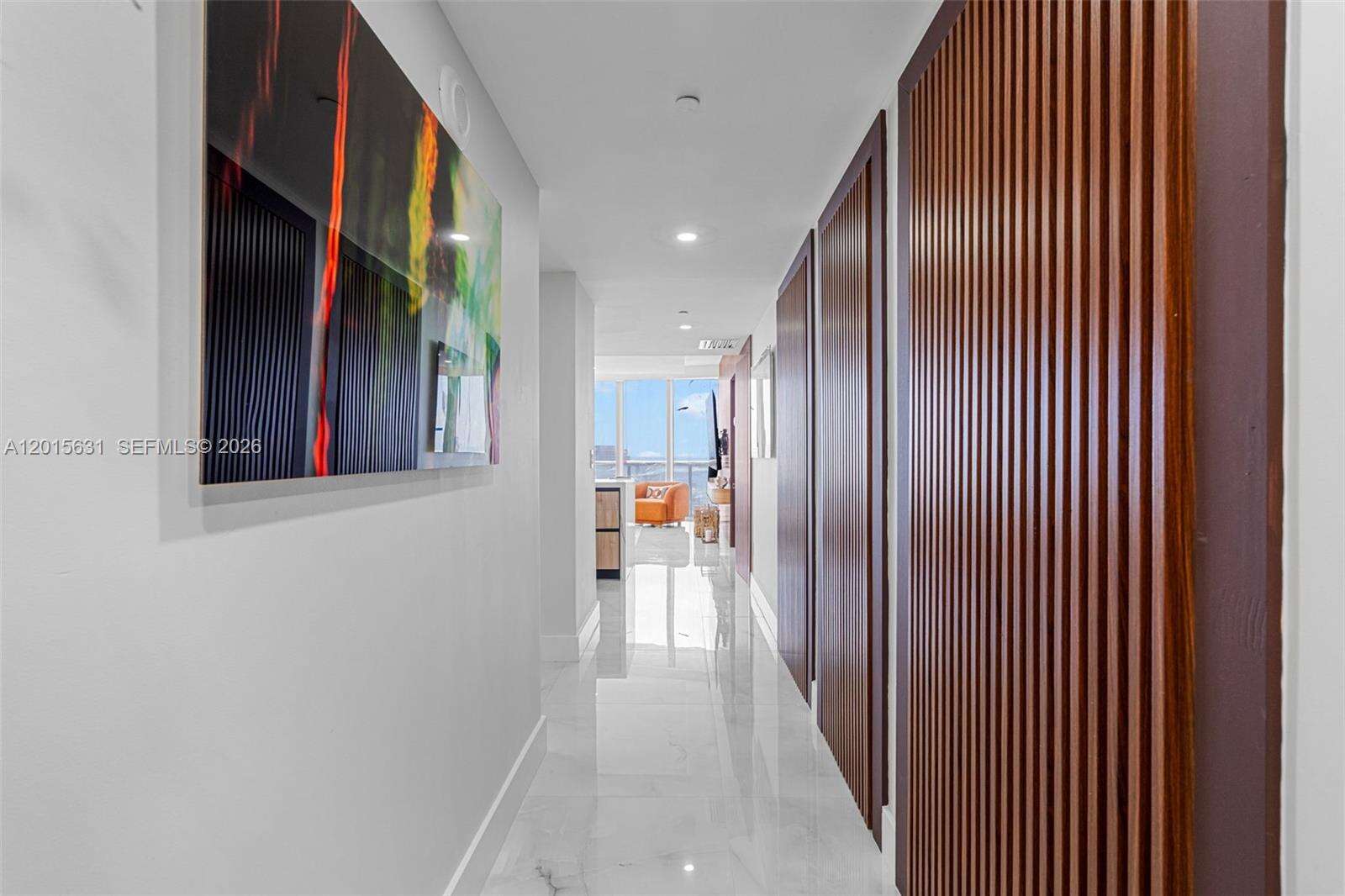 Icon Brickell 1 at 465 Brickell Ave, Miami, FL 33131 - For Sale photo 4