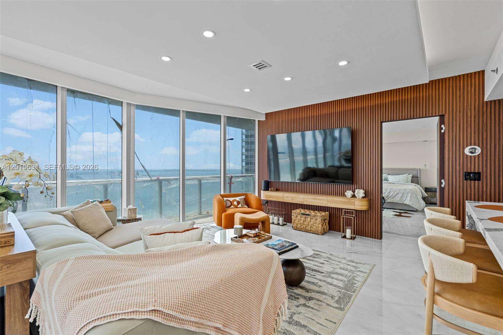 Icon Brickell 1 at 465 Brickell Ave, Miami, FL 33131 - For Sale photo 5
