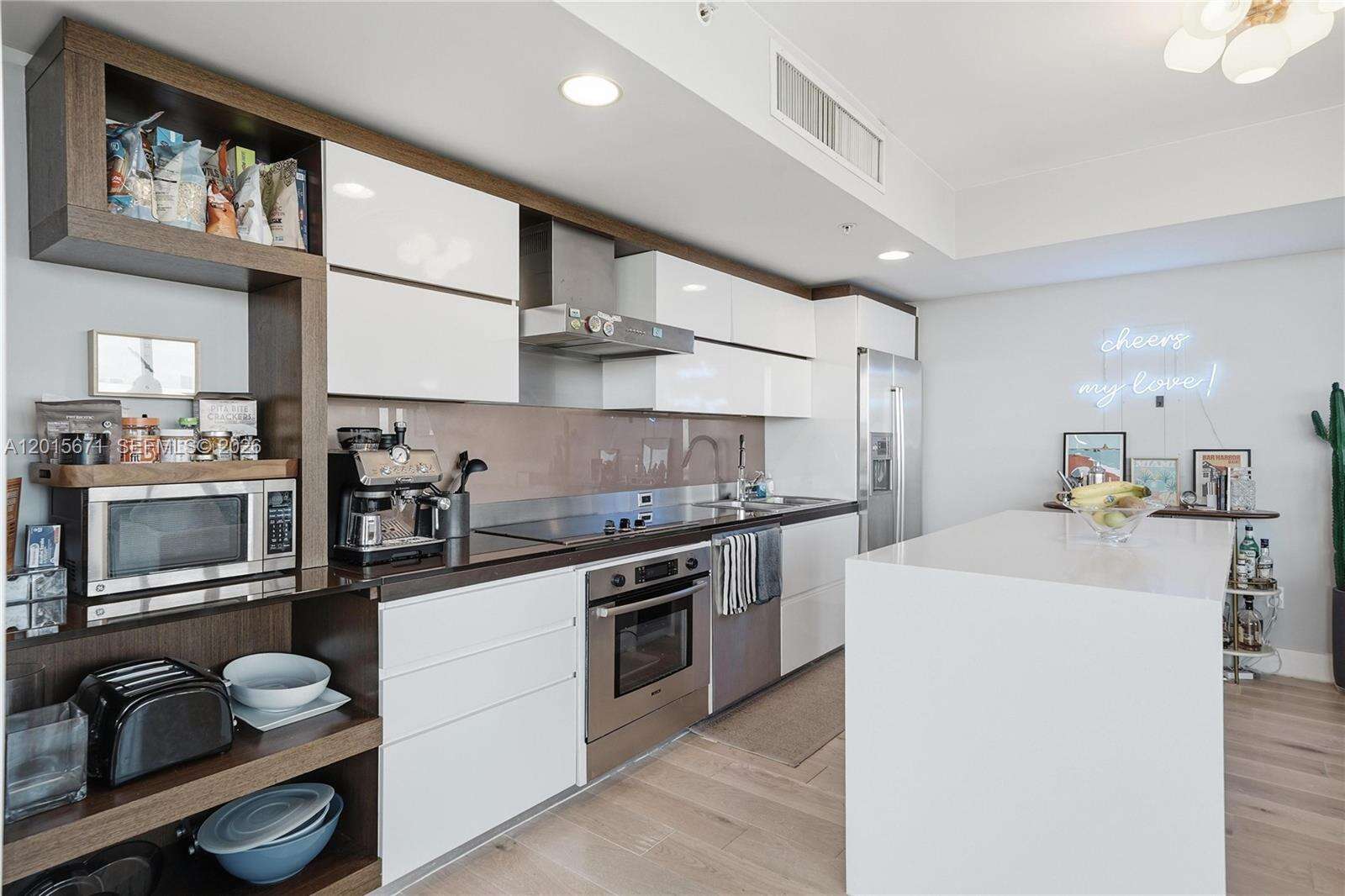 Artepark North at 2155 Washington Ct, Miami Beach, FL 33139 - For Sale photo 9
