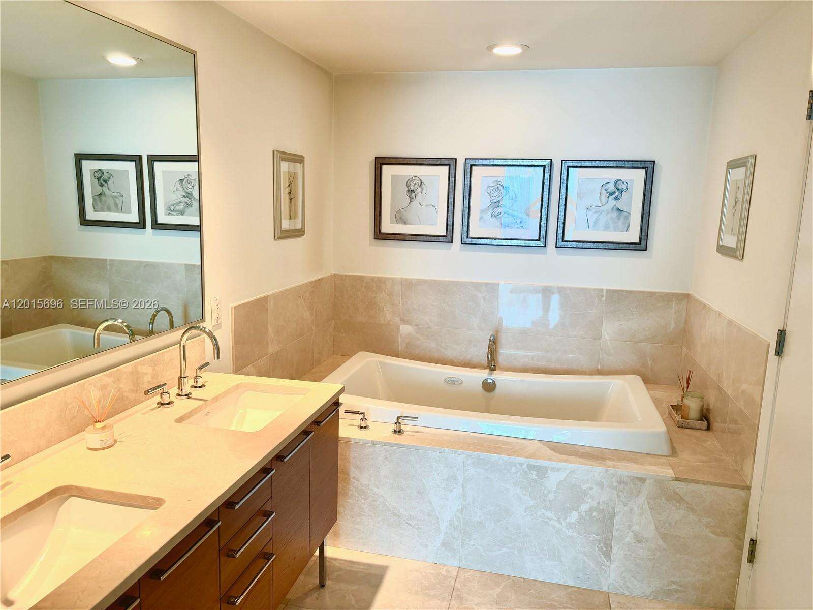 Jade Beach at 17001 Collins Ave, Sunny Isles Beach, FL 33160 - For Sale photo 11