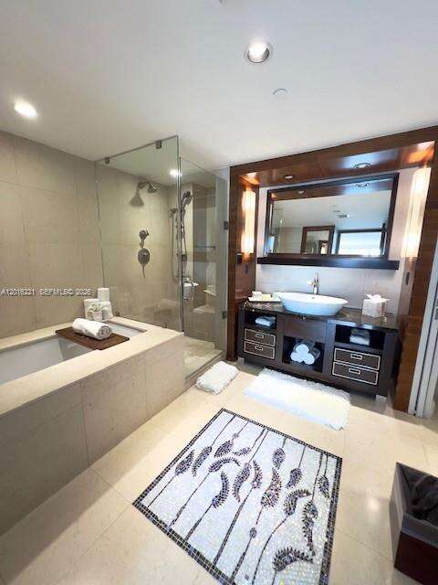 Central Carillon at 6801 Collins Ave, Miami Beach, FL 33141 - For Sale photo 21