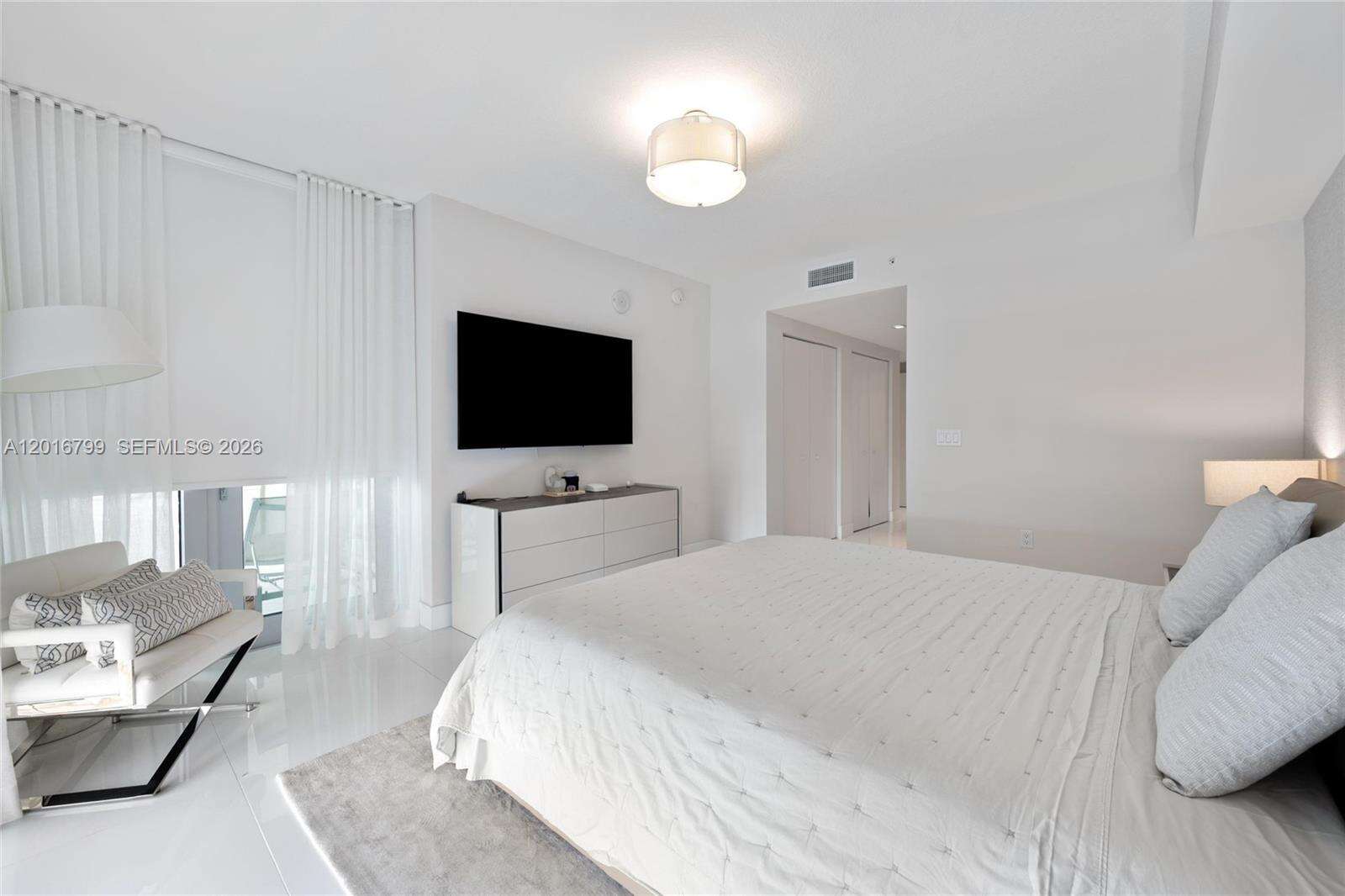 Parque Towers at 300 Sunny Isles Blvd, Sunny Isles Beach, FL 33160 - For Sale photo 11