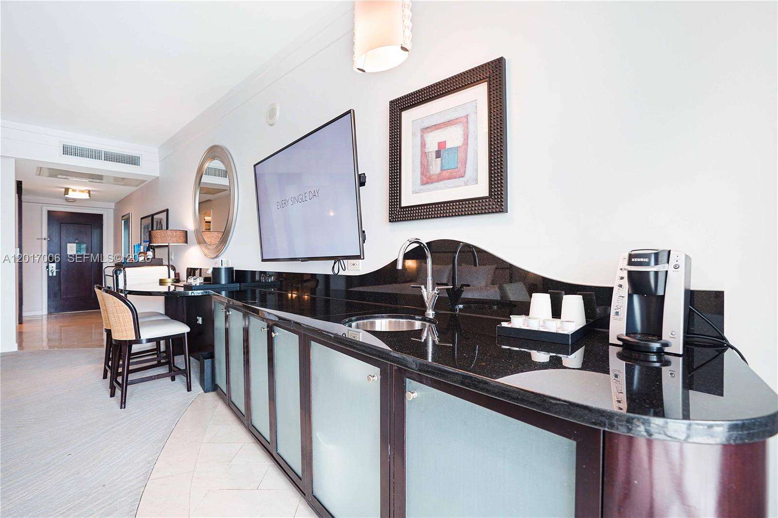 Fontainebleau 3 at 4391 Collins Ave, Miami Beach, FL 33140 - For Sale photo 15