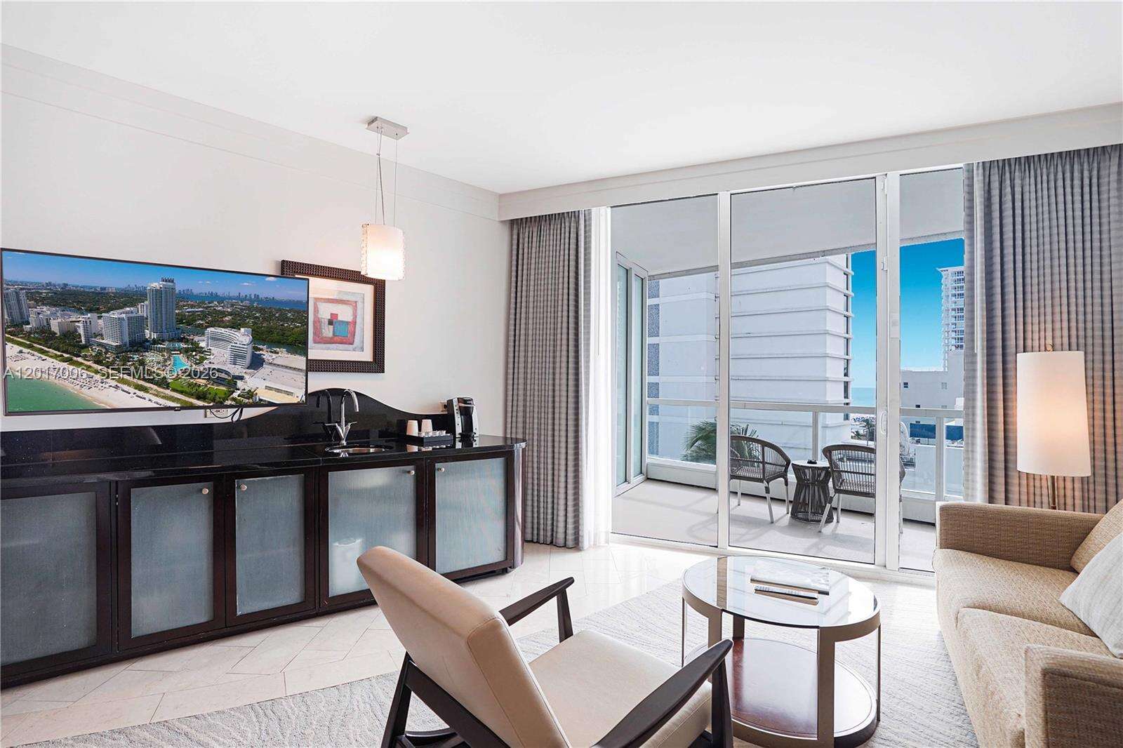 Fontainebleau 3 at 4391 Collins Ave, Miami Beach, FL 33140 - For Sale photo 9