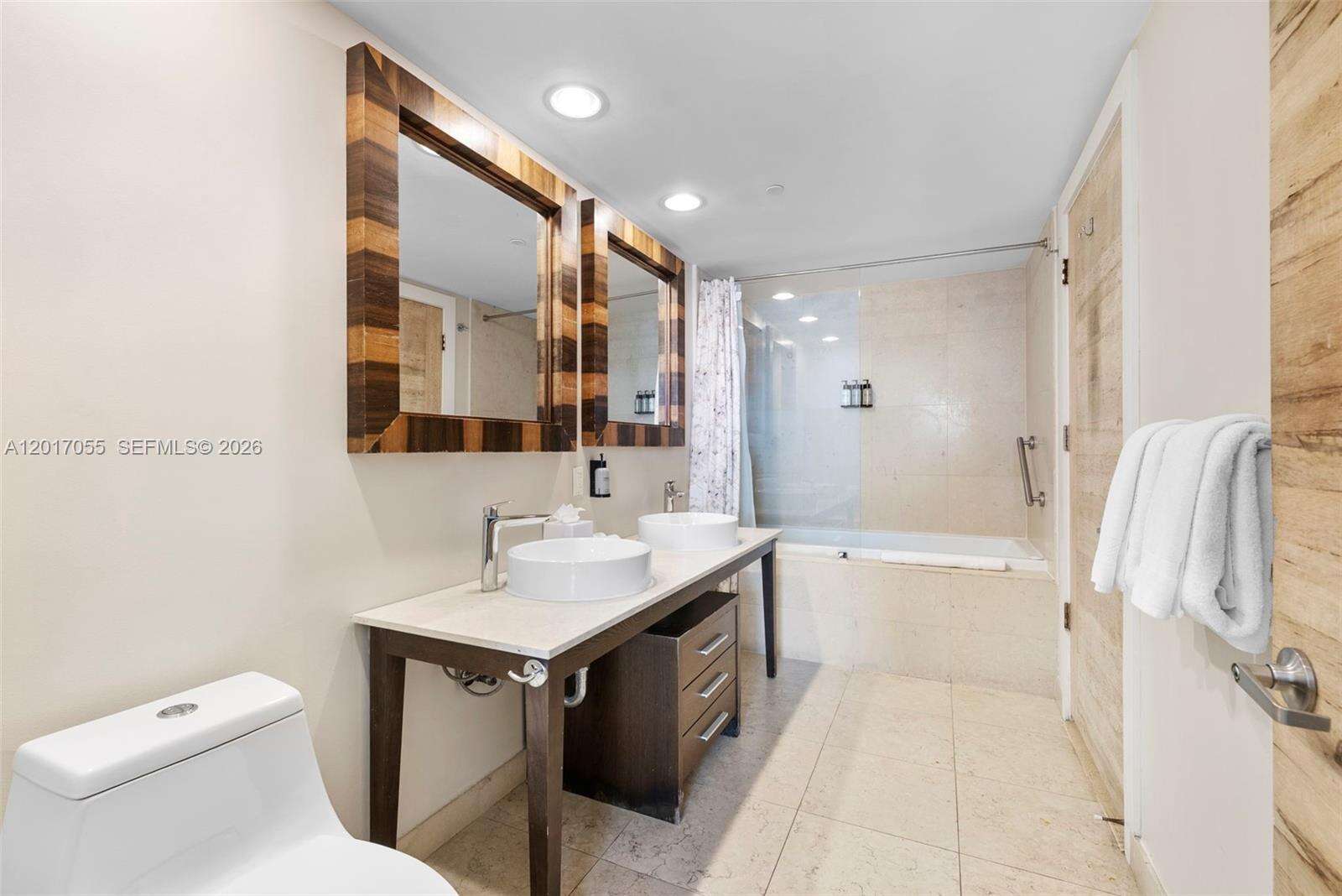 Icon Brickell 3 at 485 Brickell Ave, Miami, FL 33131 - For Sale photo 13