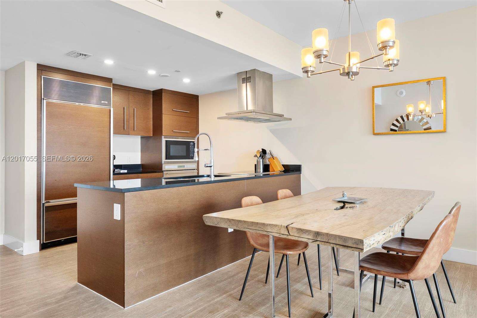 Icon Brickell 3 at 485 Brickell Ave, Miami, FL 33131 - For Sale photo 4