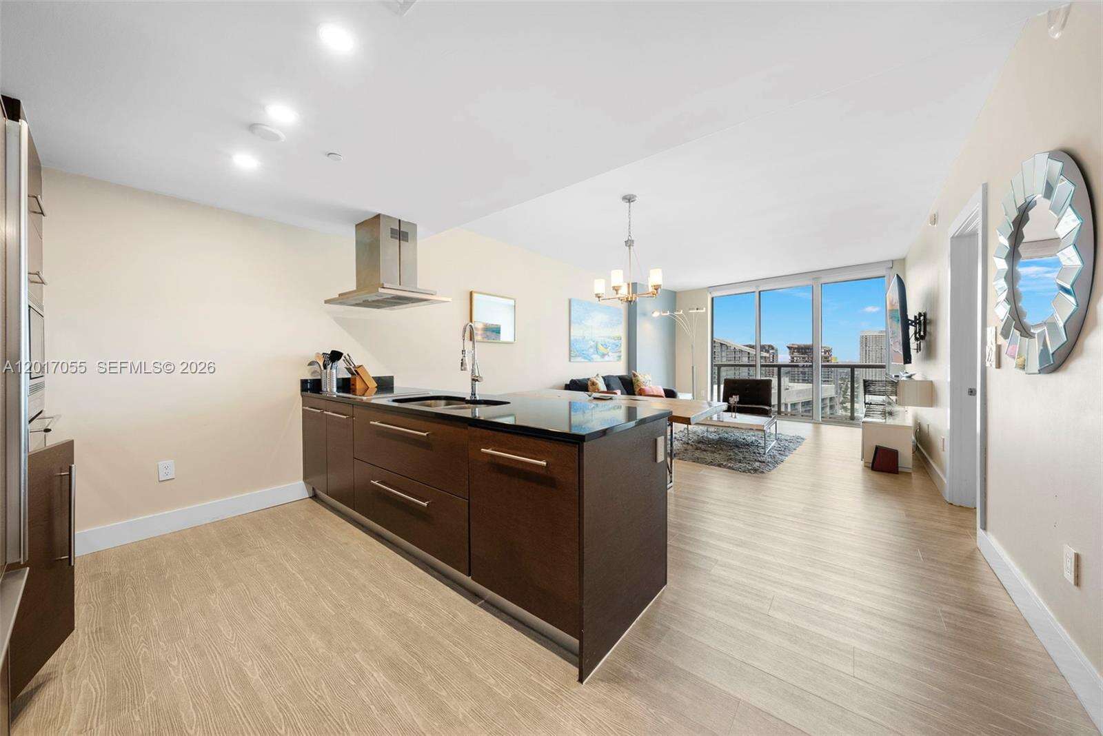 Icon Brickell 3 at 485 Brickell Ave, Miami, FL 33131 - For Sale photo 6