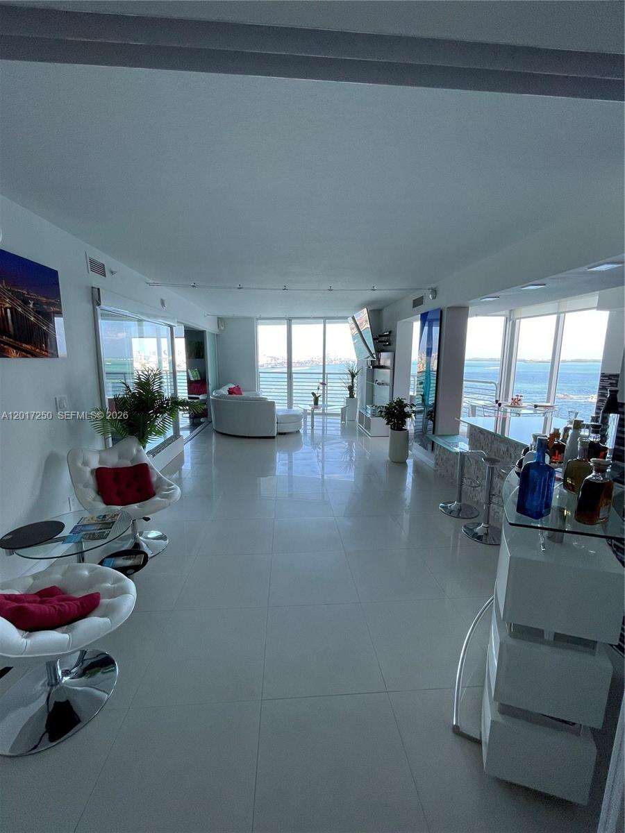 One Miami East at 335 Biscayne Blvd, Miami, FL 33131 - For Sale photo 12