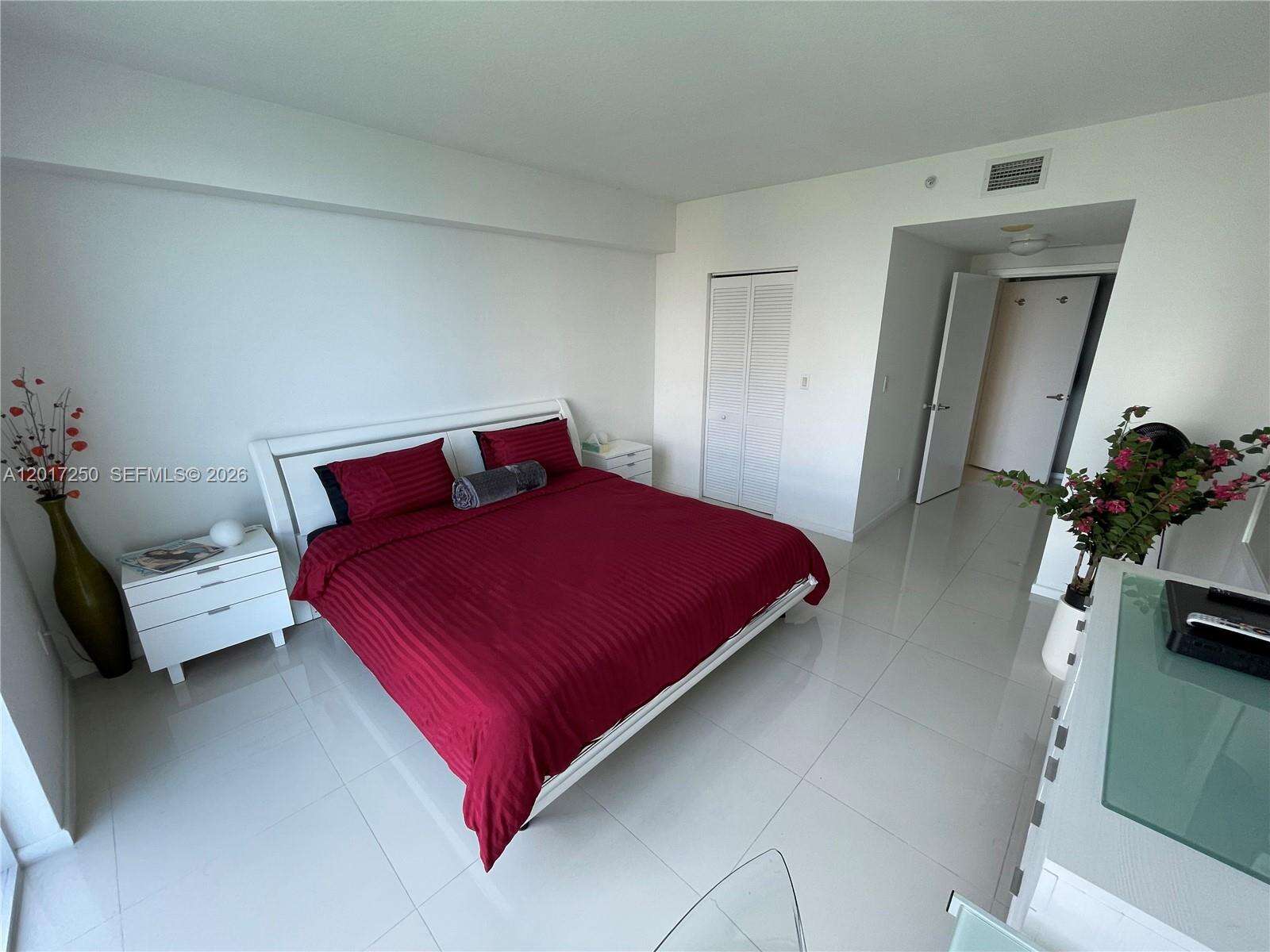 One Miami East at 335 Biscayne Blvd, Miami, FL 33131 - For Sale photo 9