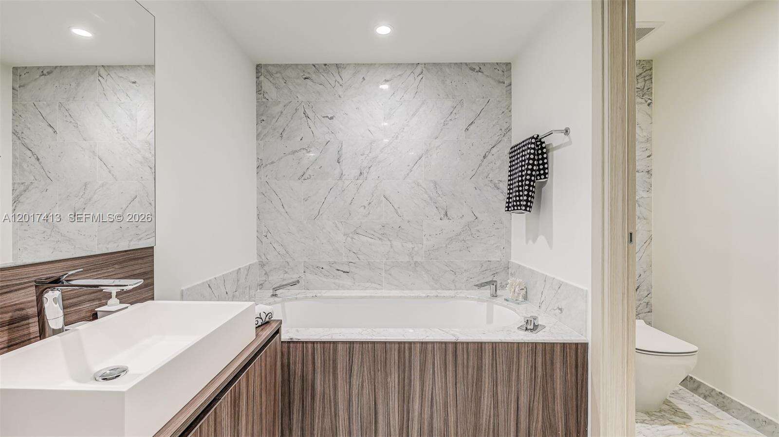 Brickell Flatiron at 1000 Brickell Plz, Miami, FL 33131 - For Sale photo 33
