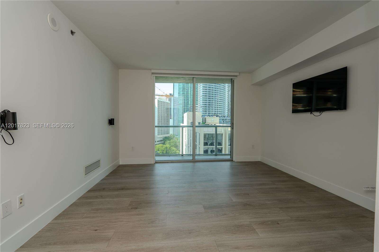 500 Brickell at 500 Brickell Ave, Miami, FL 33131 - For Sale photo 3