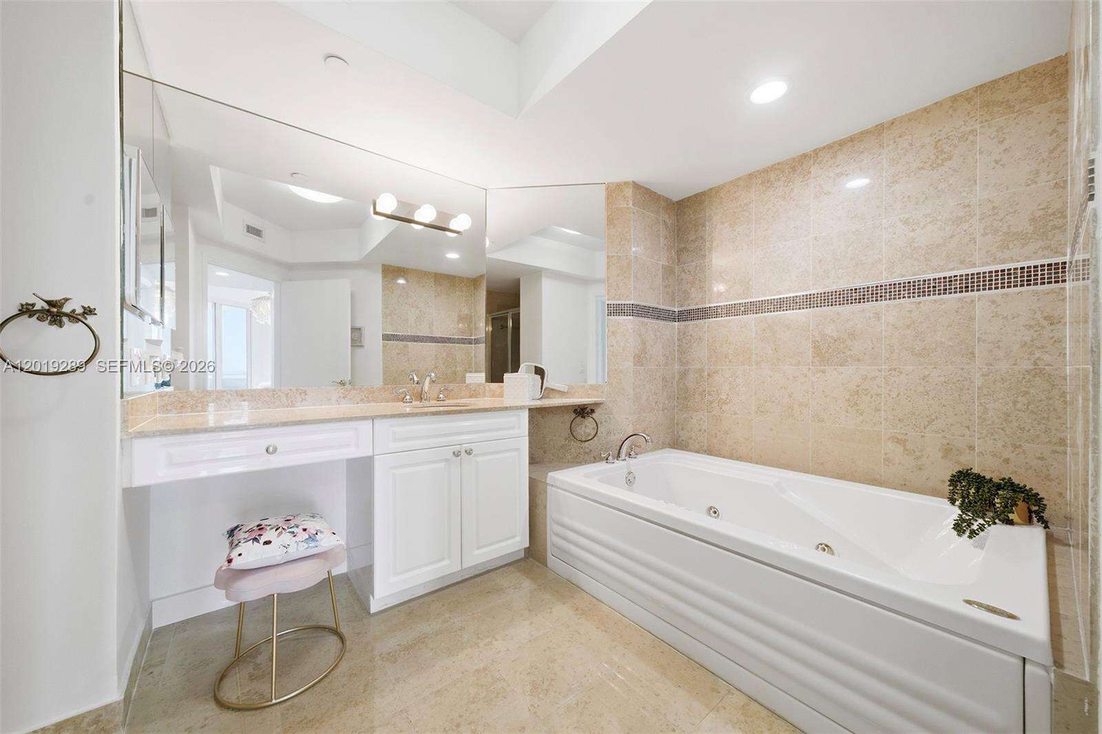 Blue Diamond at 4779 Collins Ave, Miami Beach, FL 33140 - For Sale photo 11