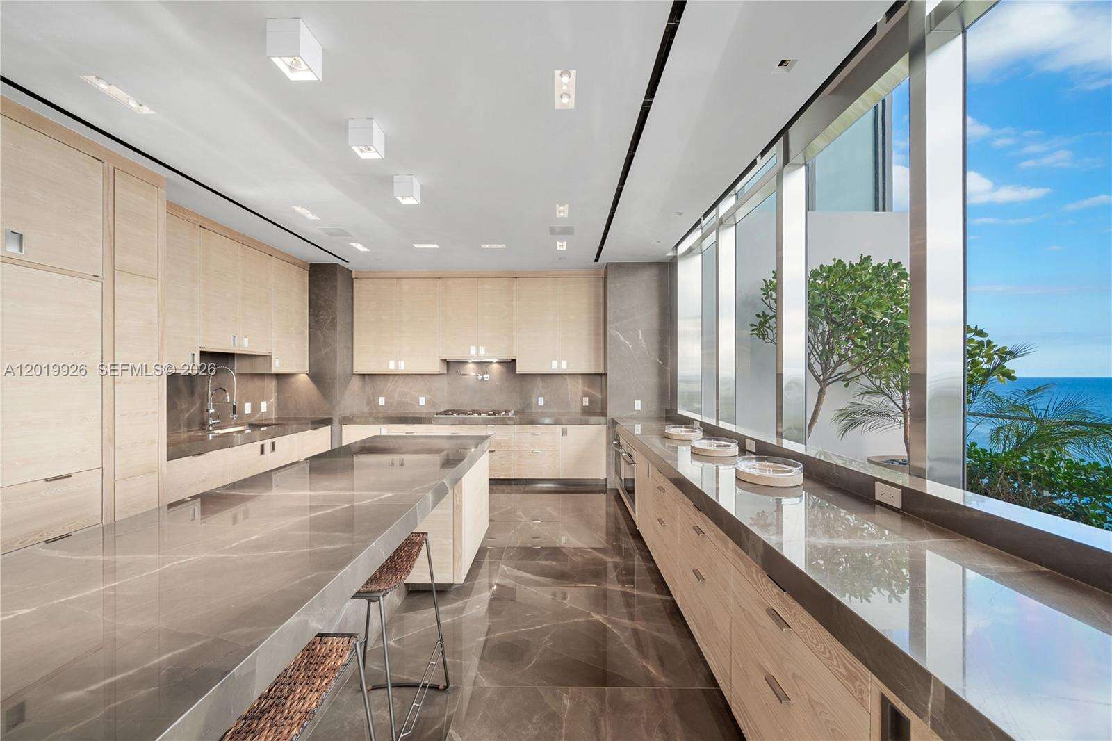 Apogee at 800 Pointe Dr, Miami Beach, FL 33139 - For Sale photo 5