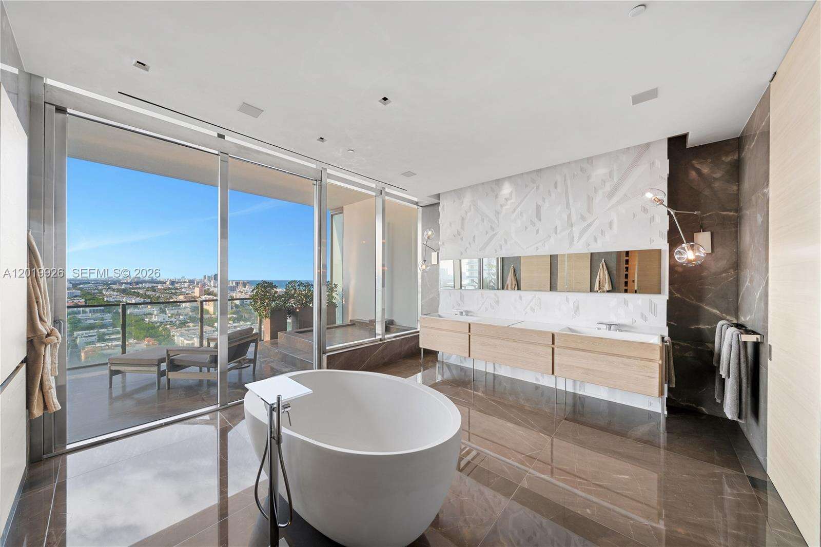 Apogee at 800 Pointe Dr, Miami Beach, FL 33139 - For Sale photo 7