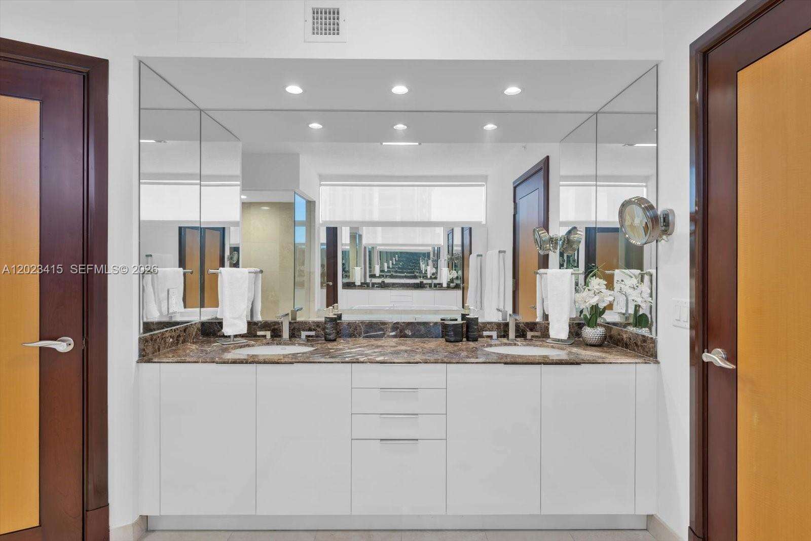 Pinnacle at 17555 Collins Ave, Sunny Isles Beach, FL 33160 - For Sale photo 20
