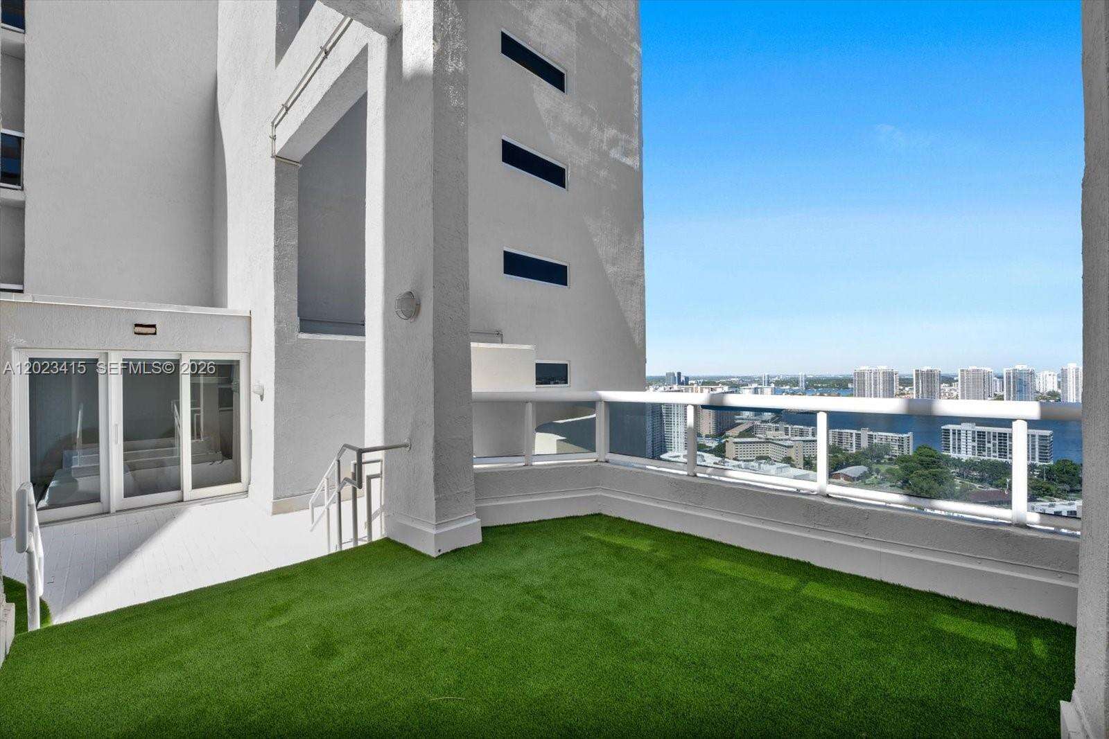 Pinnacle at 17555 Collins Ave, Sunny Isles Beach, FL 33160 - For Sale photo 30
