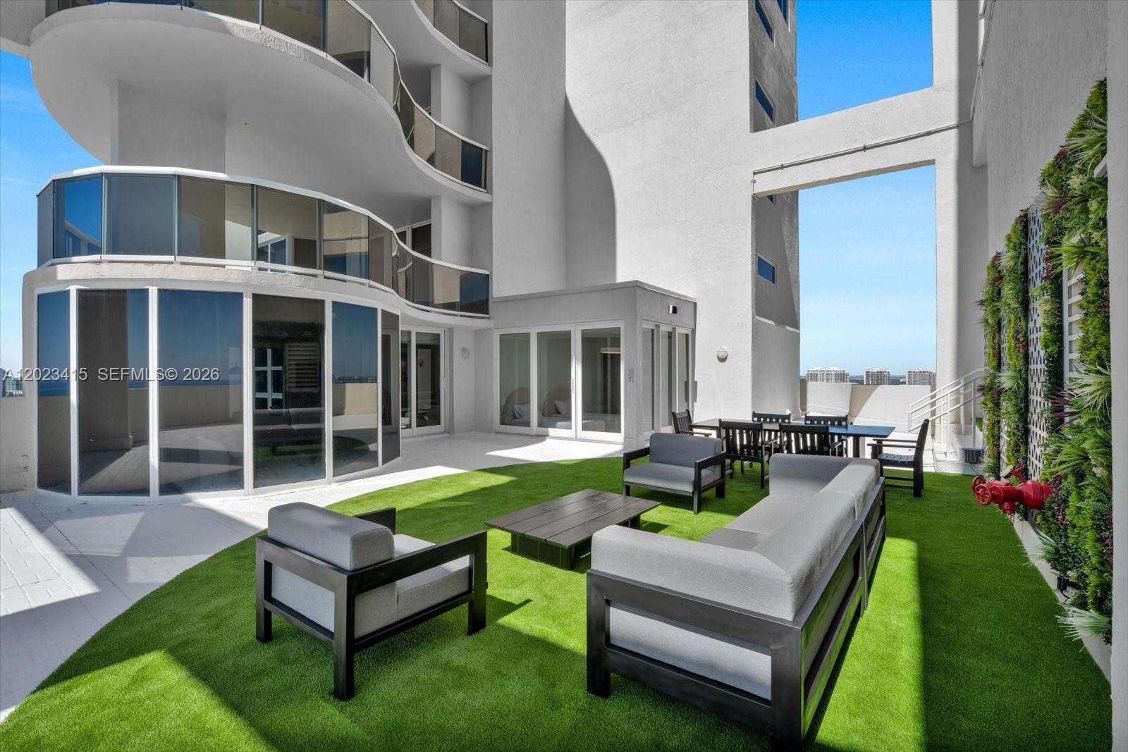 Pinnacle at 17555 Collins Ave, Sunny Isles Beach, FL 33160 - For Sale photo 33