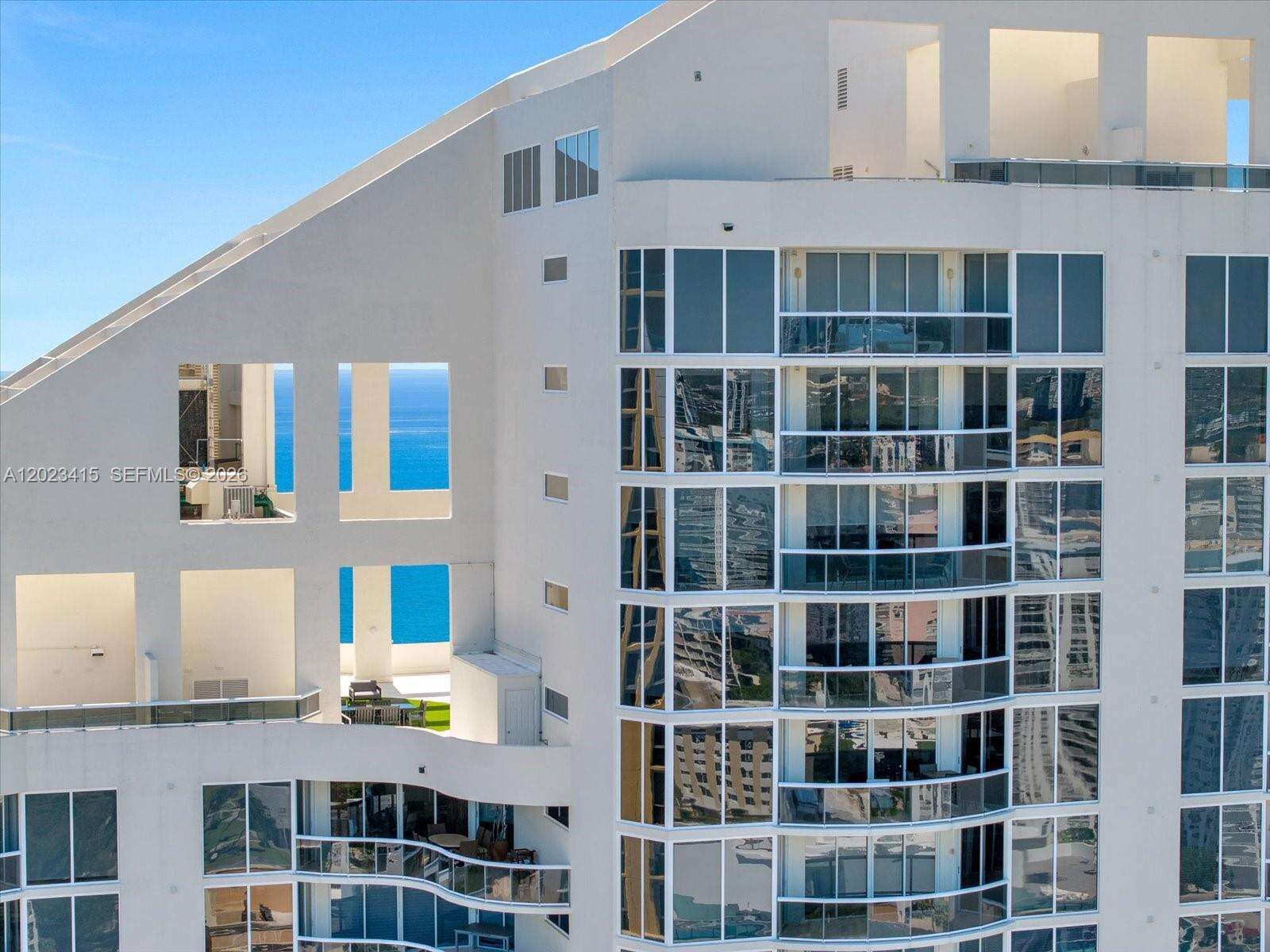 Pinnacle at 17555 Collins Ave, Sunny Isles Beach, FL 33160 - For Sale photo 37