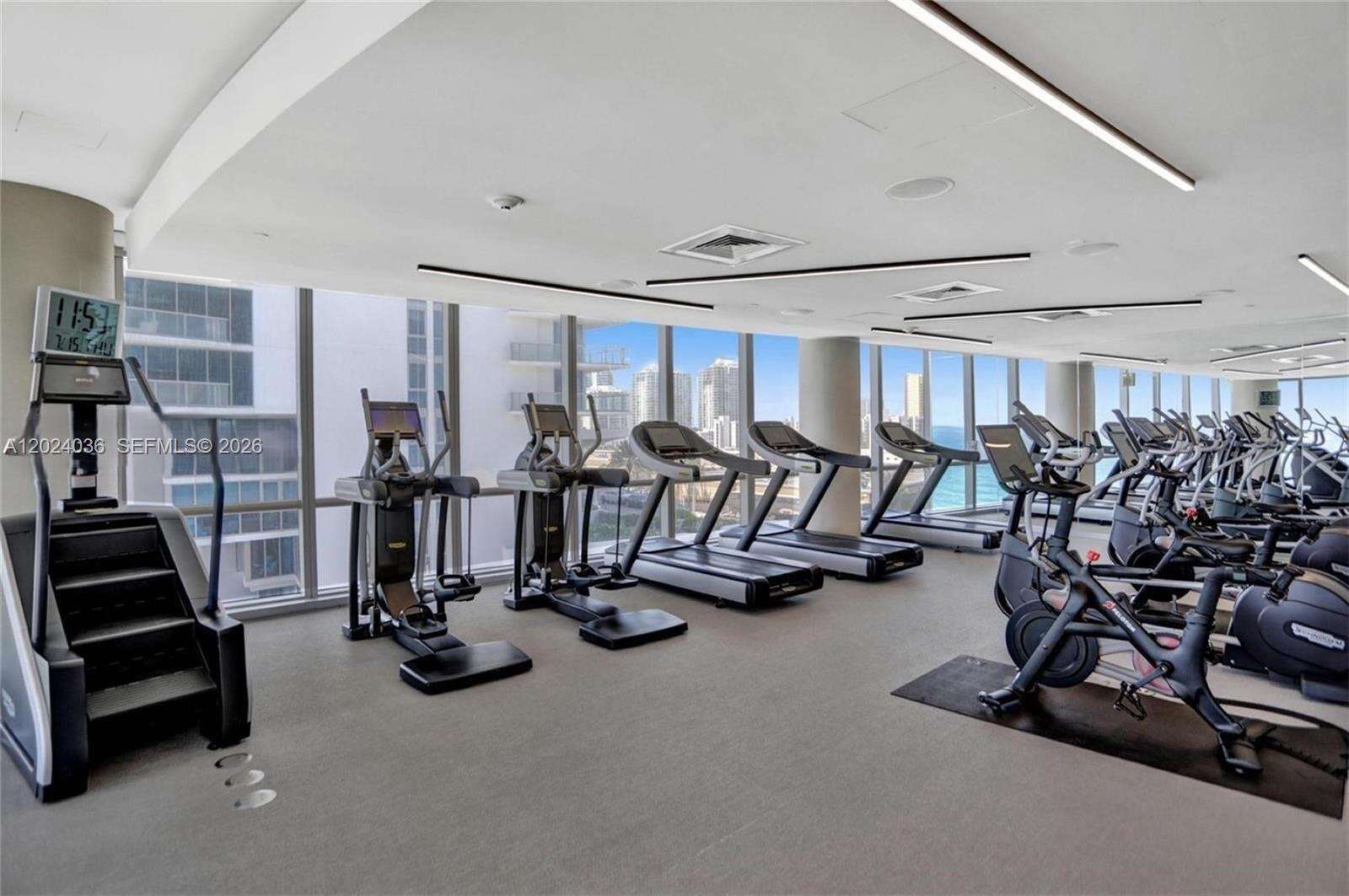 Jade Ocean at 17121 Collins Ave, Sunny Isles Beach, FL 33160 - For Sale photo 11