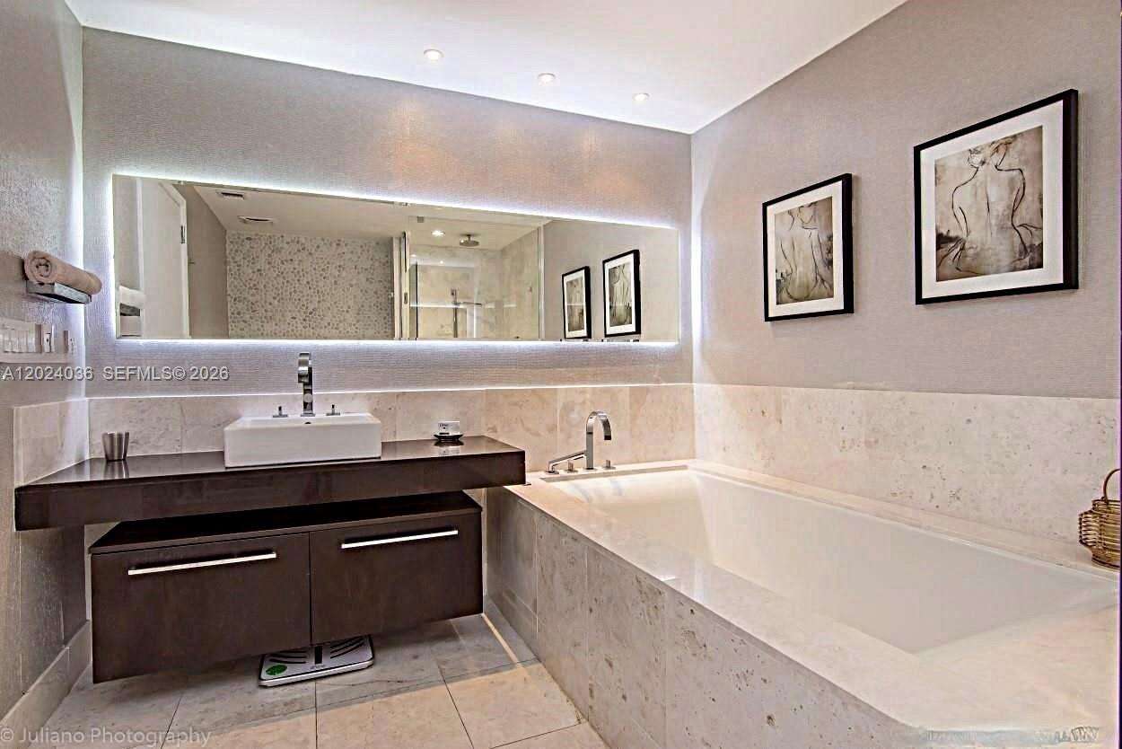 Jade Ocean at 17121 Collins Ave, Sunny Isles Beach, FL 33160 - For Sale photo 27