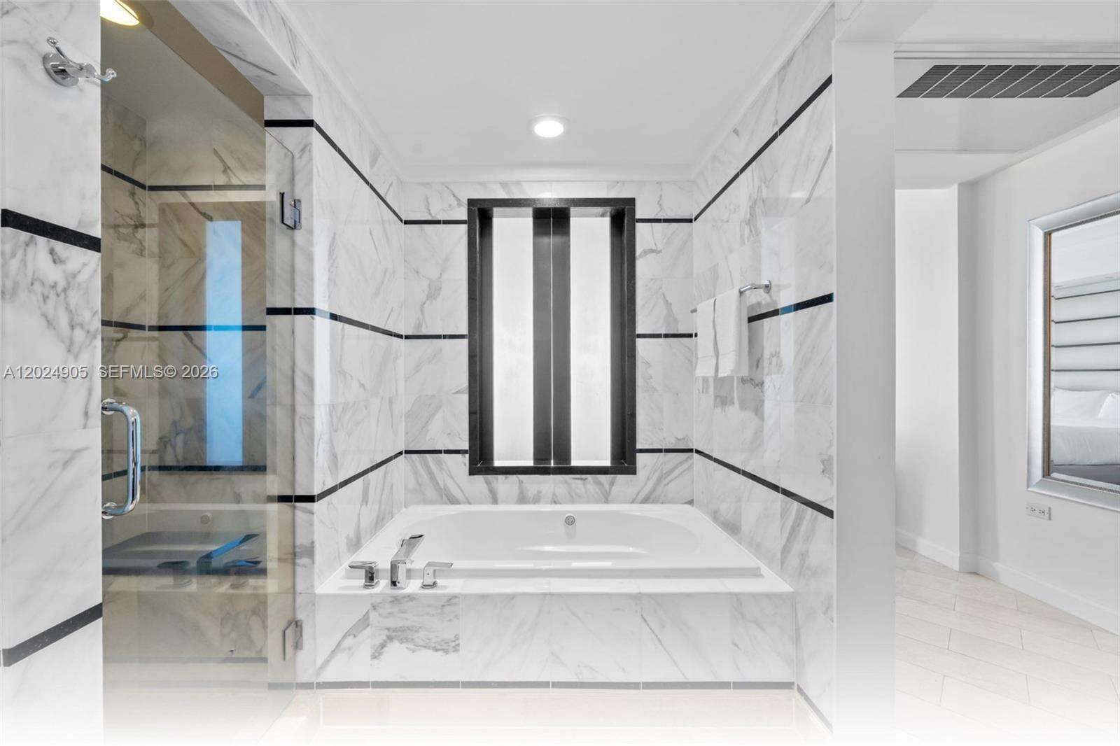 Fontainebleau 3 at 4391 Collins Ave, Miami Beach, FL 33140 - For Sale photo 13