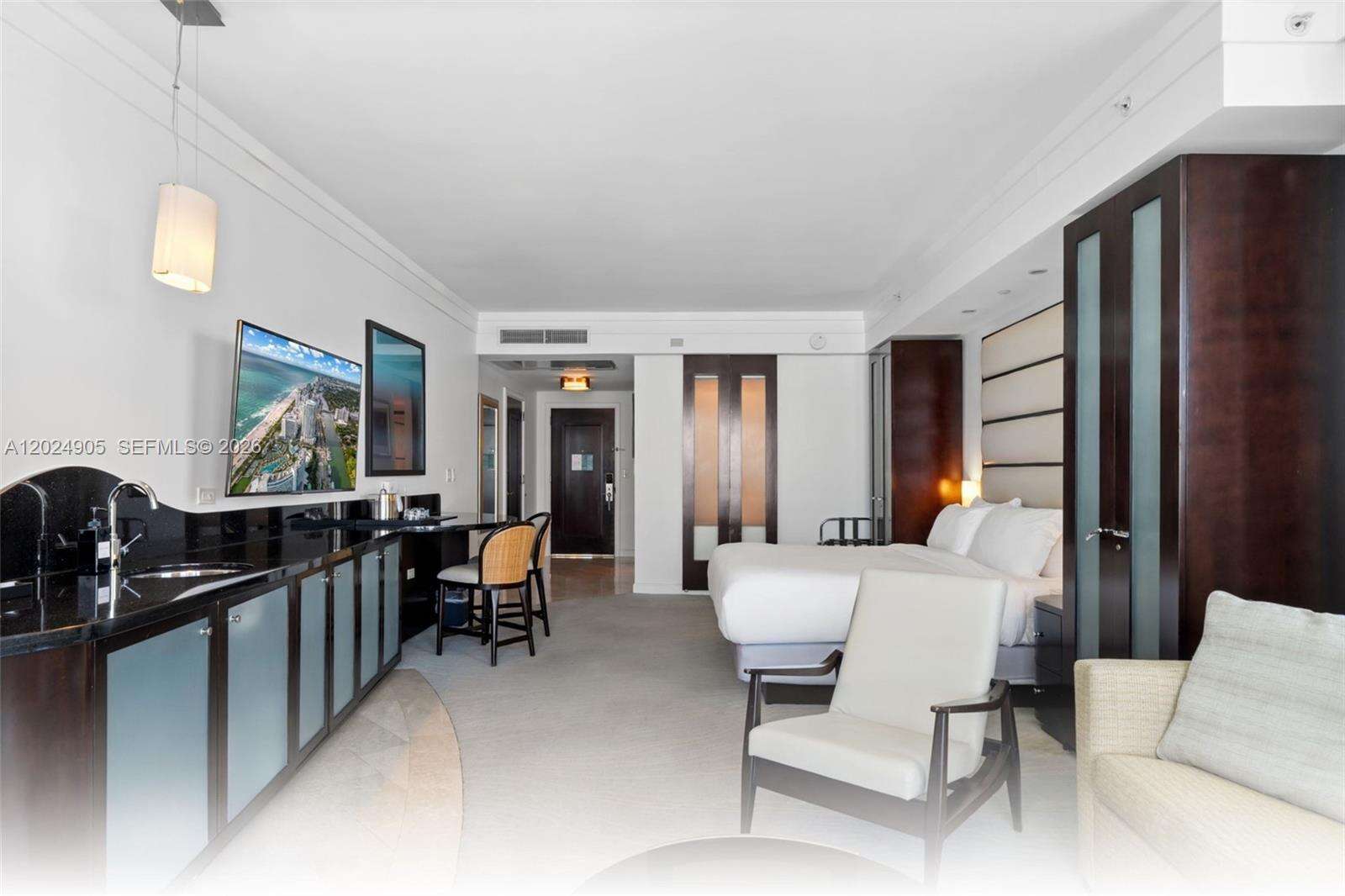 Fontainebleau 3 at 4391 Collins Ave, Miami Beach, FL 33140 - For Sale photo 10