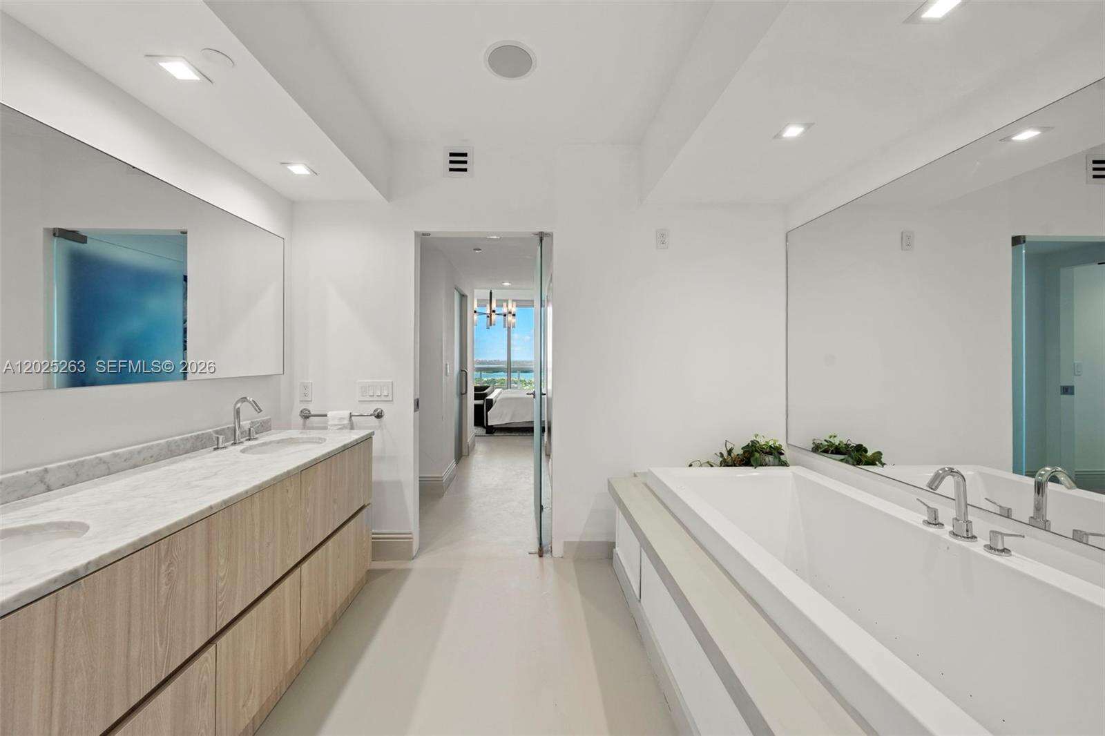 Murano At Portofino at 1000 Pointe Dr, Miami Beach, FL 33139 - For Sale photo 31