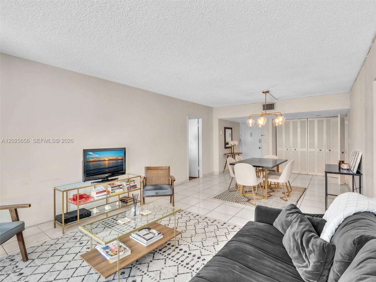 The Carriage House at 5401 Collins Ave, Miami Beach, FL 33140 - For Sale photo 4