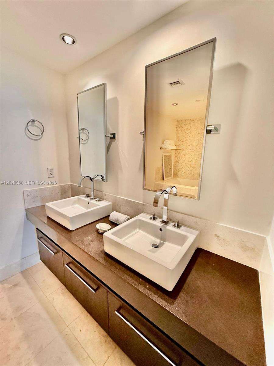 Jade Ocean at 17121 Collins Ave, Sunny Isles Beach, FL 33160 - For Sale photo 11