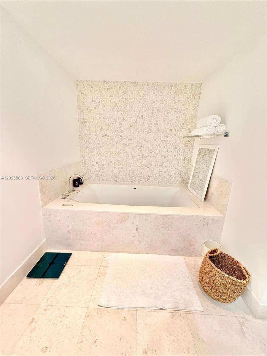 Jade Ocean at 17121 Collins Ave, Sunny Isles Beach, FL 33160 - For Sale photo 12
