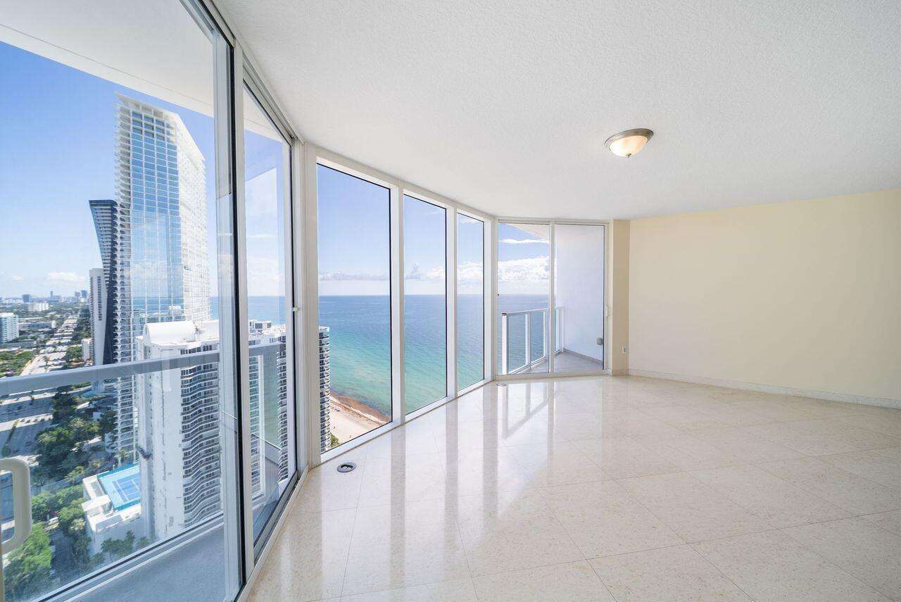 La Perla at 16699 Collins, Sunny Isles Beach, FL 33160 - For Sale photo 2