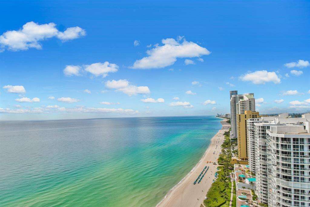 La Perla at 16699 Collins, Sunny Isles Beach, FL 33160 - For Sale photo 20