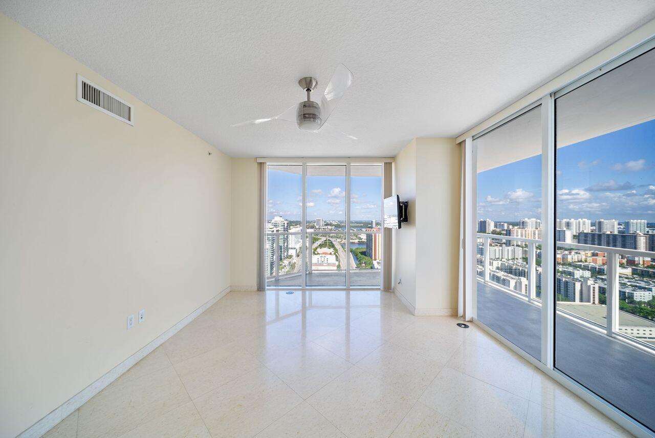 La Perla at 16699 Collins, Sunny Isles Beach, FL 33160 - For Sale photo 7