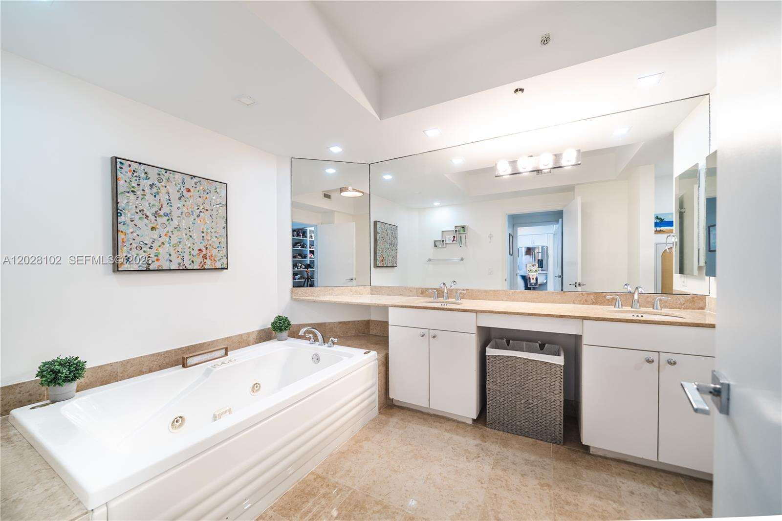 Blue Diamond at 4779 Collins Ave, Miami Beach, FL 33140 - For Sale photo 22