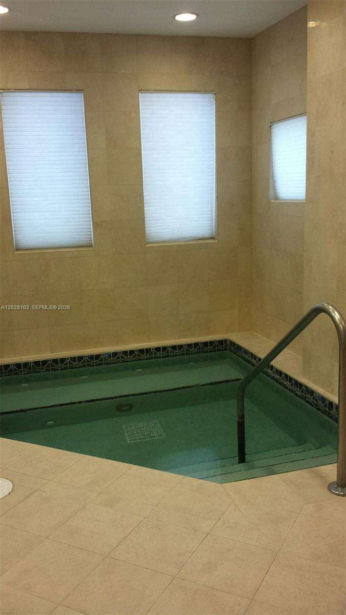 Blue Diamond at 4779 Collins Ave, Miami Beach, FL 33140 - For Sale photo 81
