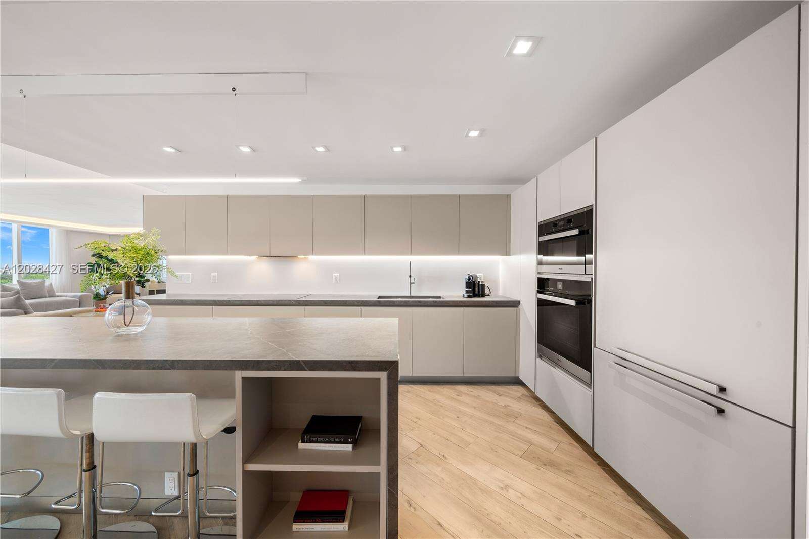 Roney Palace at 2301 Collins Ave, Miami Beach, FL 33139 - For Sale photo 7