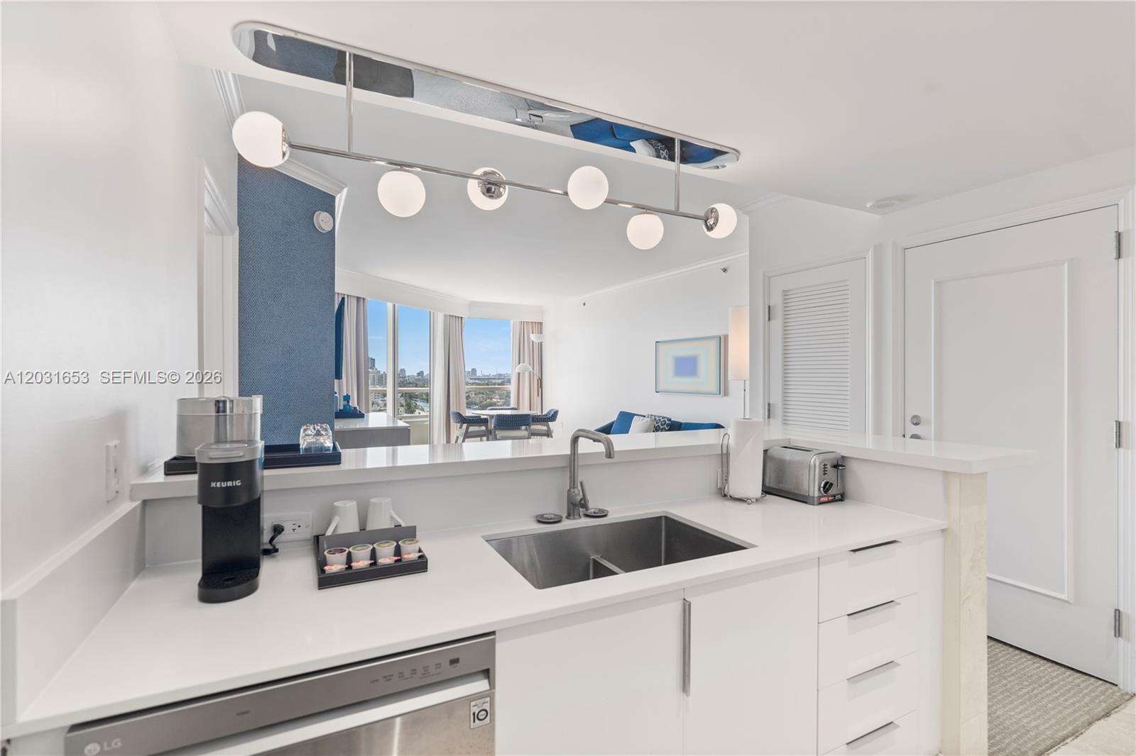 Fontainebleau 2 at 4401 Collins Ave, Miami Beach, FL 33140 - For Sale photo 12