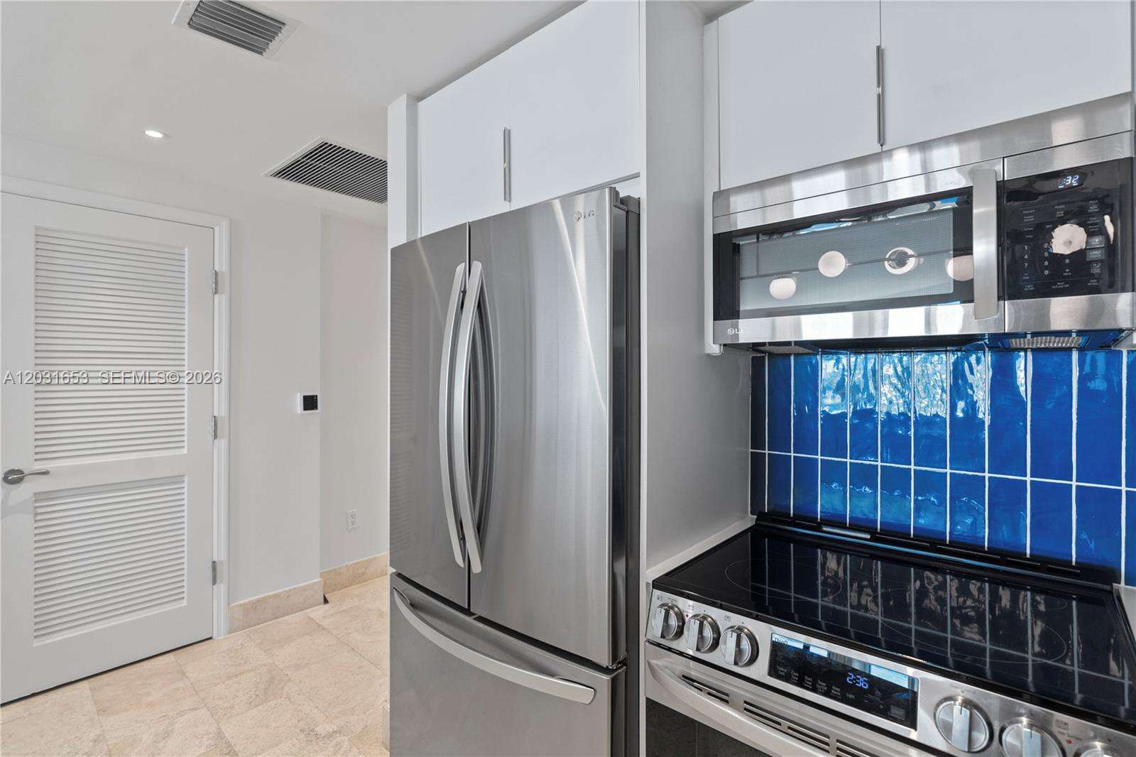 Fontainebleau 2 at 4401 Collins Ave, Miami Beach, FL 33140 - For Sale photo 13