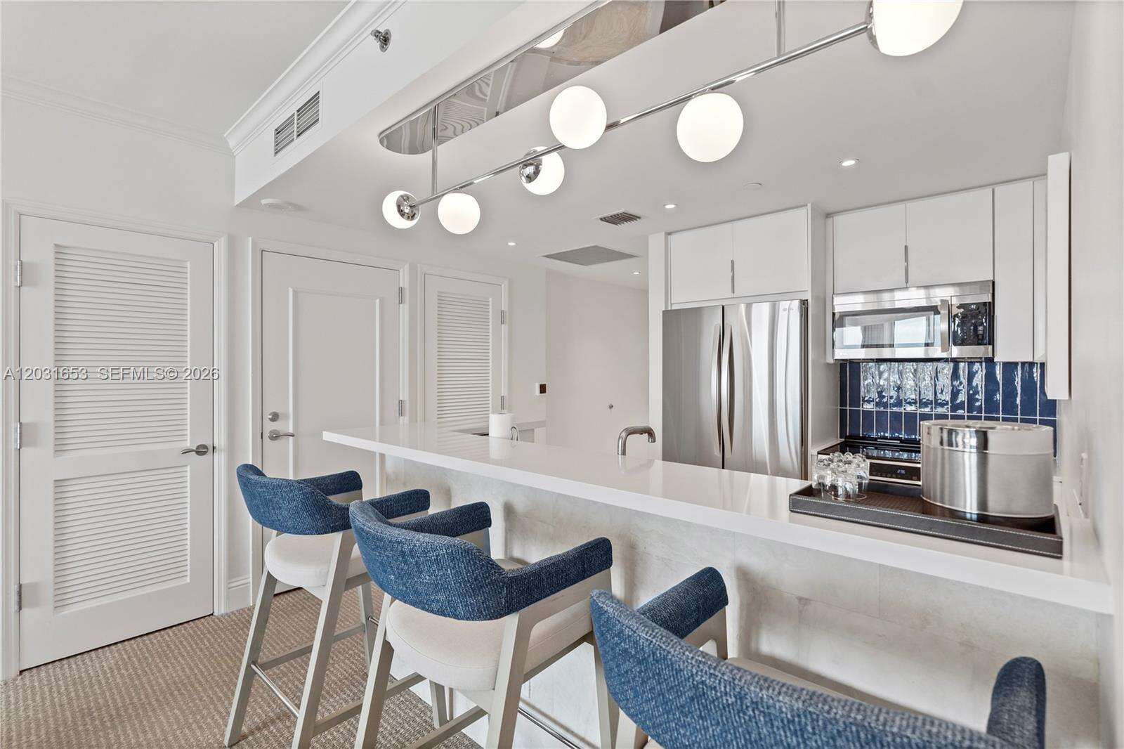Fontainebleau 2 at 4401 Collins Ave, Miami Beach, FL 33140 - For Sale photo 15
