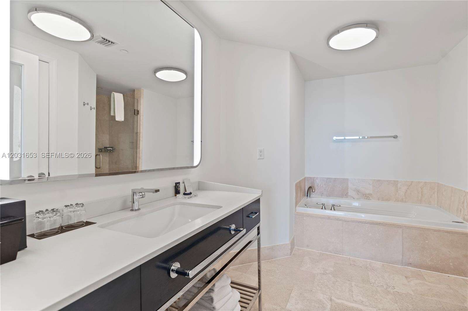 Fontainebleau 2 at 4401 Collins Ave, Miami Beach, FL 33140 - For Sale photo 27
