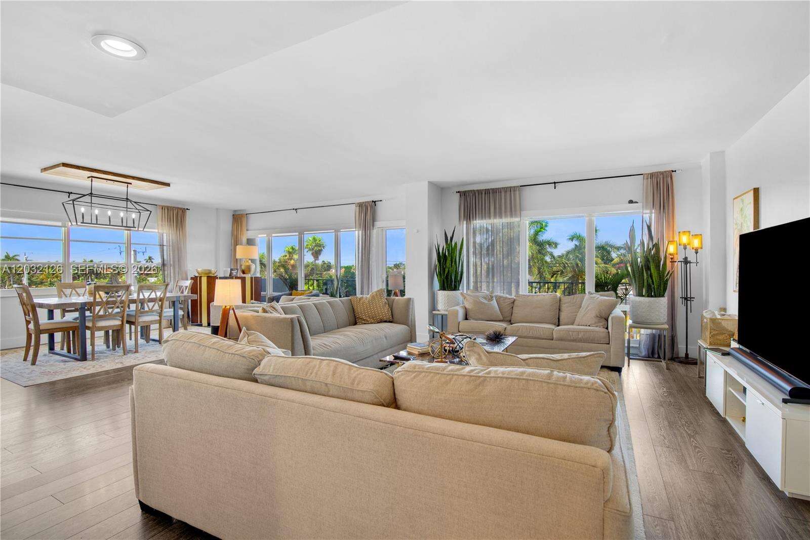 Marine Tower Condos for Sale & Rent | Picture 1