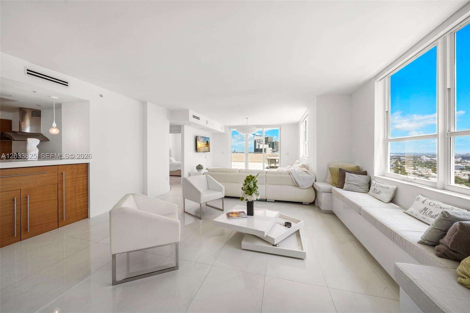Yacht Club At Portofino at 90 Alton Rd, Miami Beach, FL 33139 - For Sale photo 5