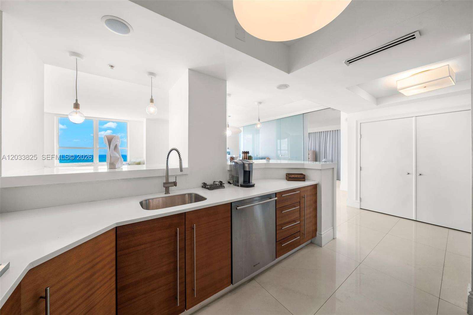 Yacht Club At Portofino at 90 Alton Rd, Miami Beach, FL 33139 - For Sale photo 8