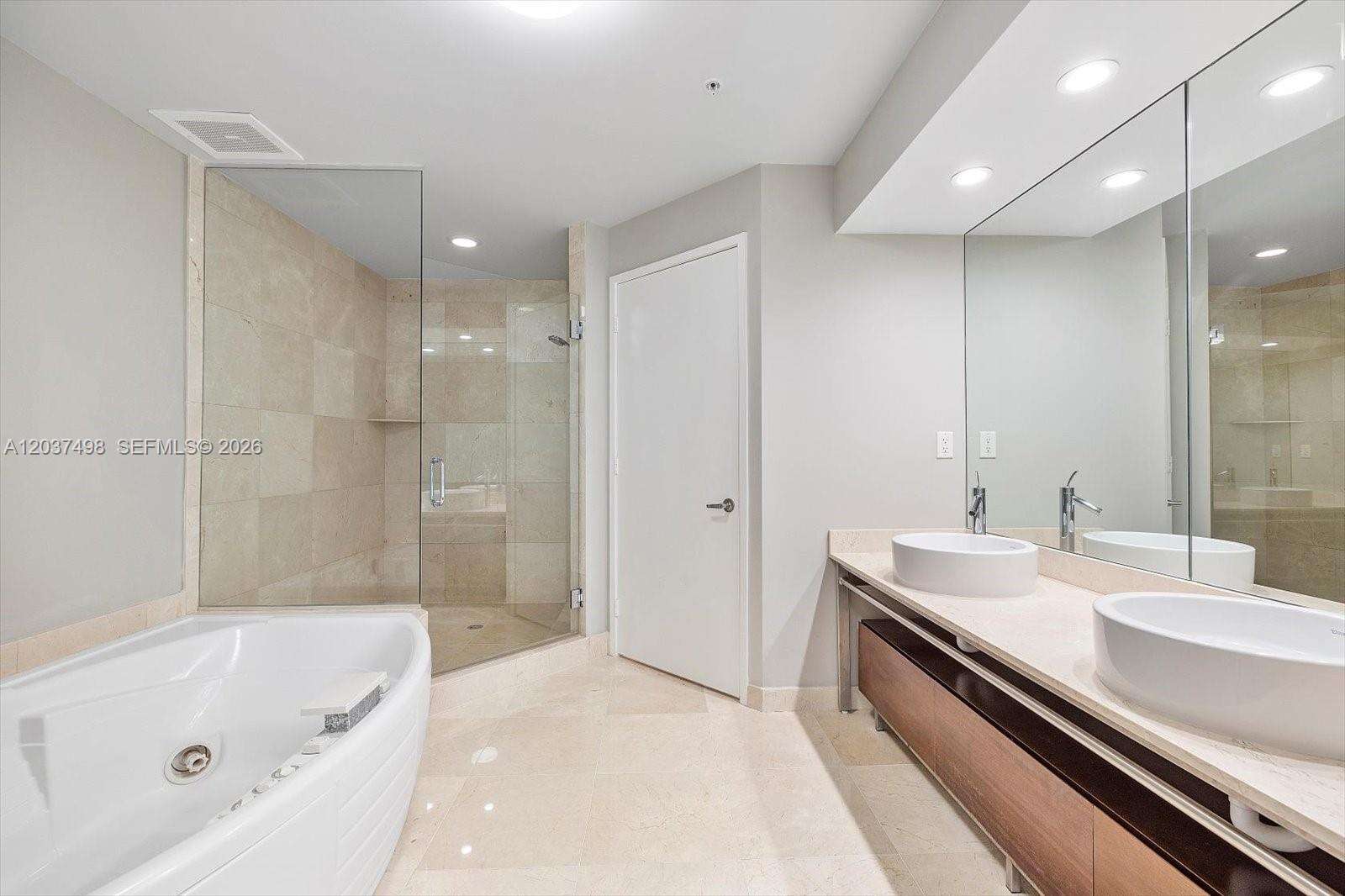 Sayan at 16275 Collins Ave, Sunny Isles Beach, FL 33160 - For Sale photo 16