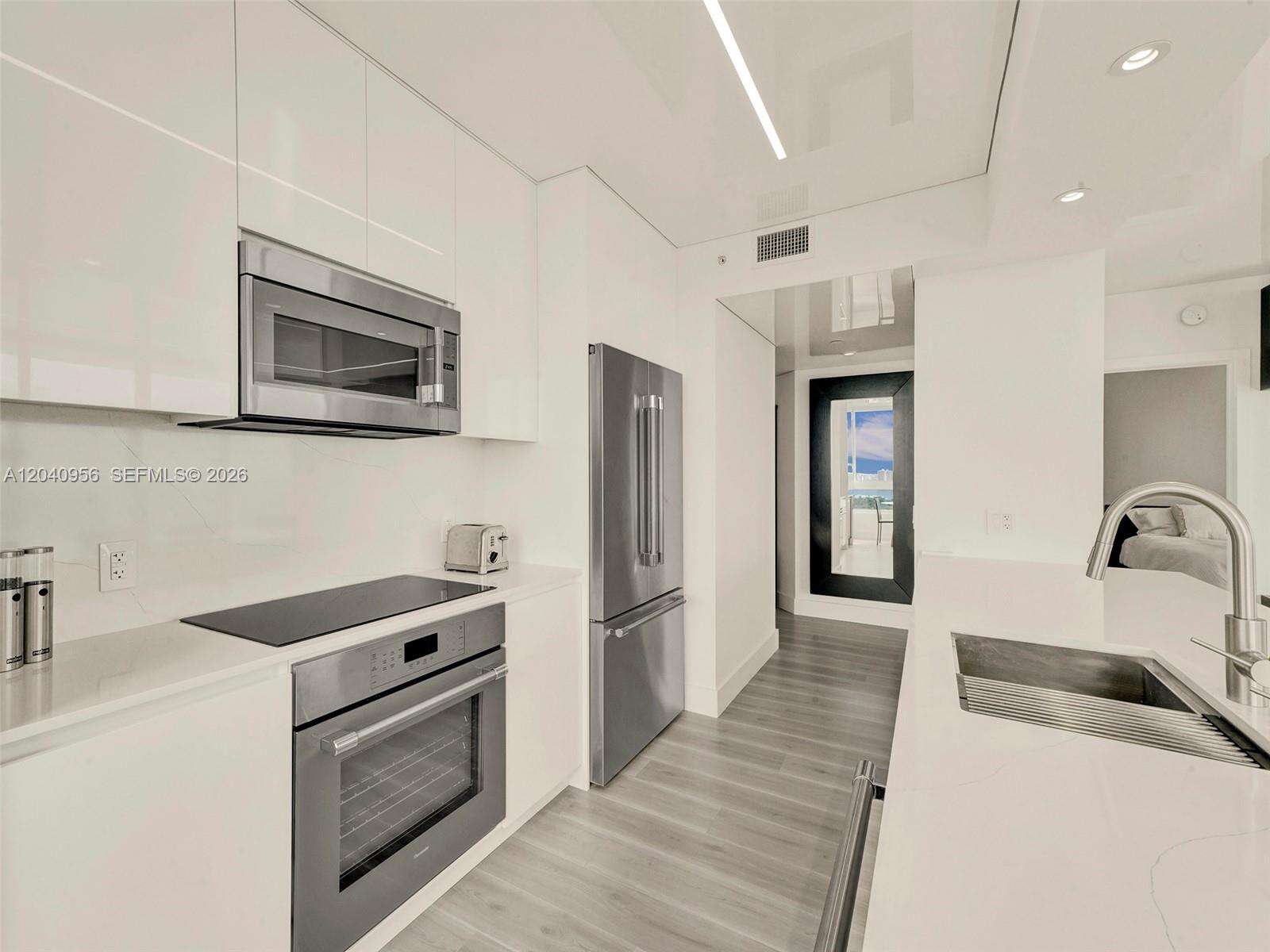 Akoya at 6365 Collins Ave, Miami Beach, FL 33141 - For Sale photo 3