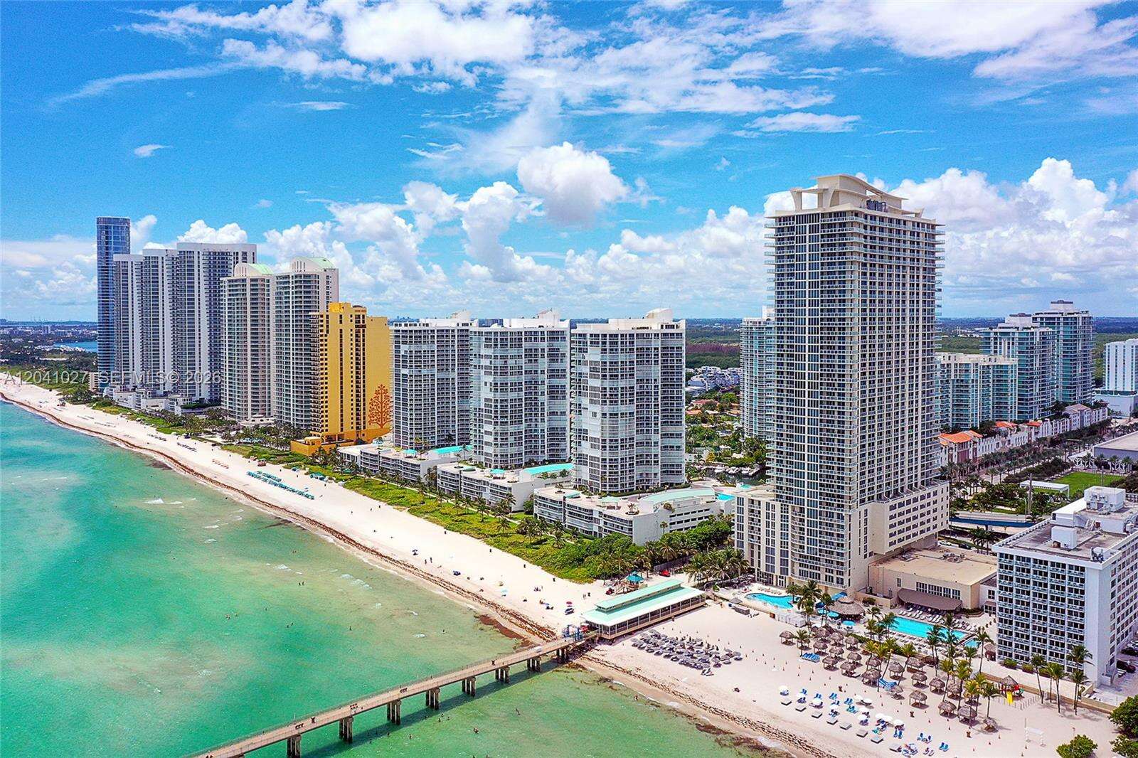 La Perla at 16699 Collins Ave, Sunny Isles Beach, FL 33160 - For Sale photo 2