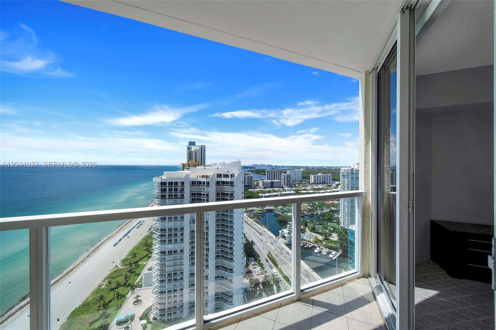 La Perla at 16699 Collins Ave, Sunny Isles Beach, FL 33160 - For Sale photo 11
