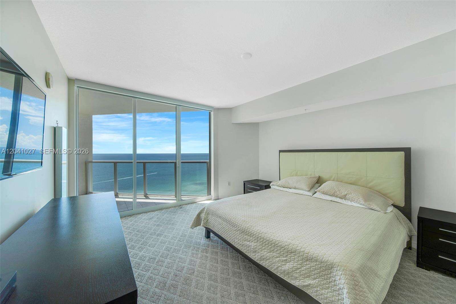 La Perla at 16699 Collins Ave, Sunny Isles Beach, FL 33160 - For Sale photo 13